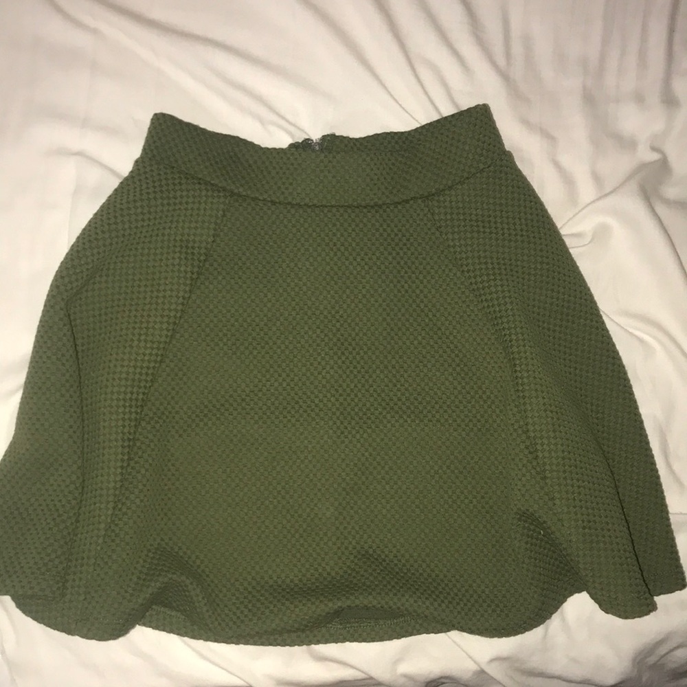 H&M FOREST GREEN SKIRT